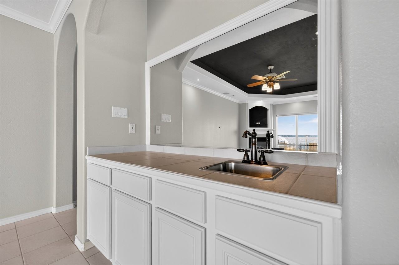 16 Regency Pt #16 - Photo 5 of 50