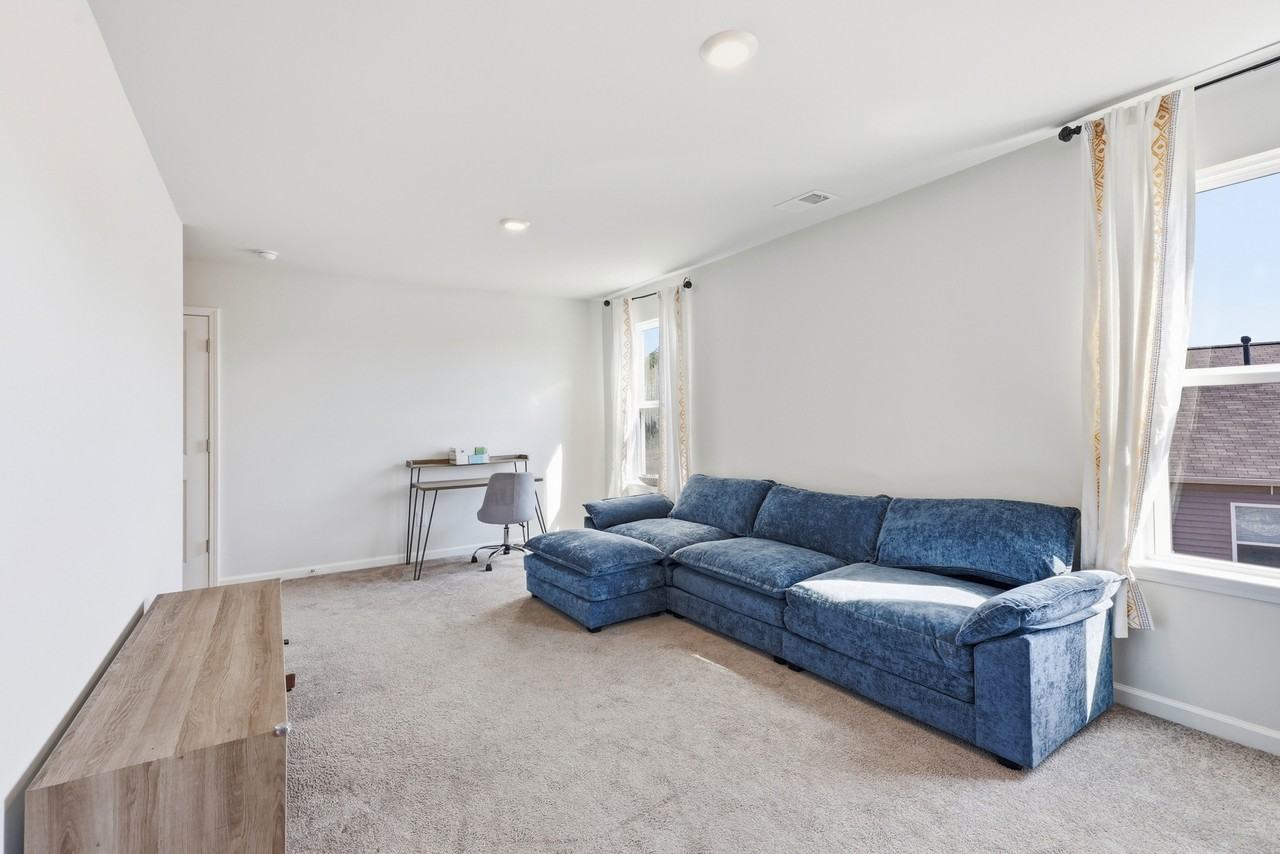 2219 Blackthorn Dr #NA - Photo 4 of 23