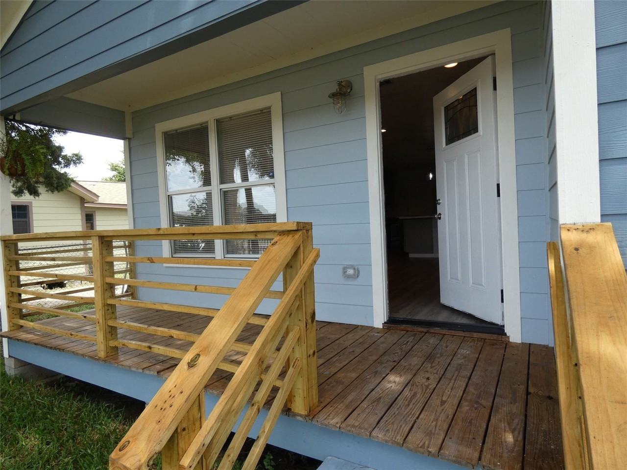 8215 Canyon St #8215 - Photo 6 of 15