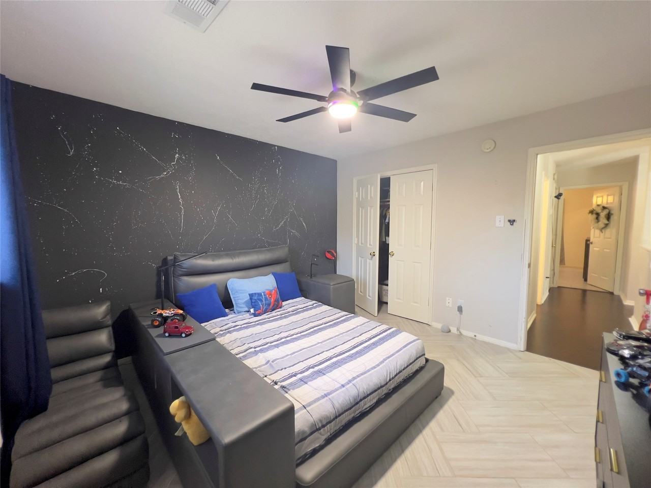 10503 Desert Springs Cir #10503 - Photo 2 of 43