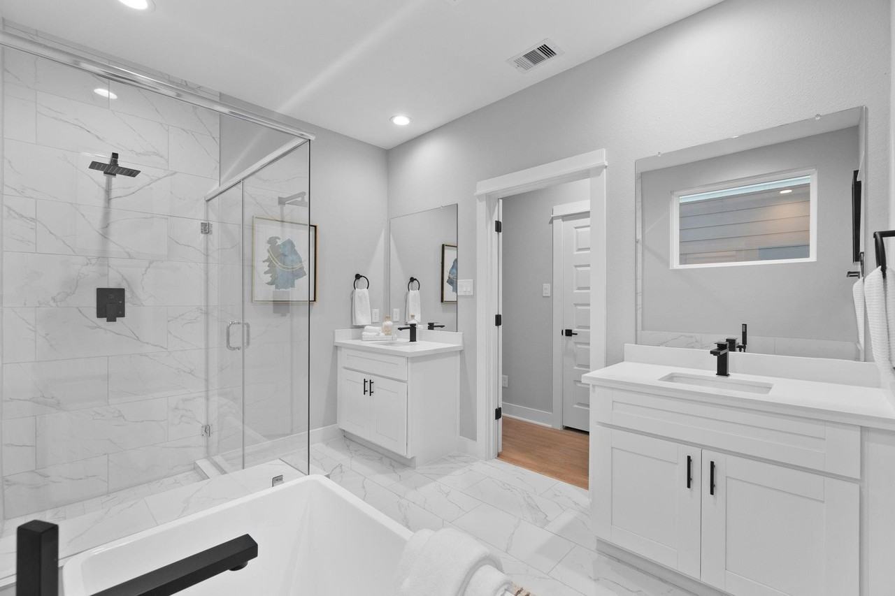 4210 Mckinley St #4210