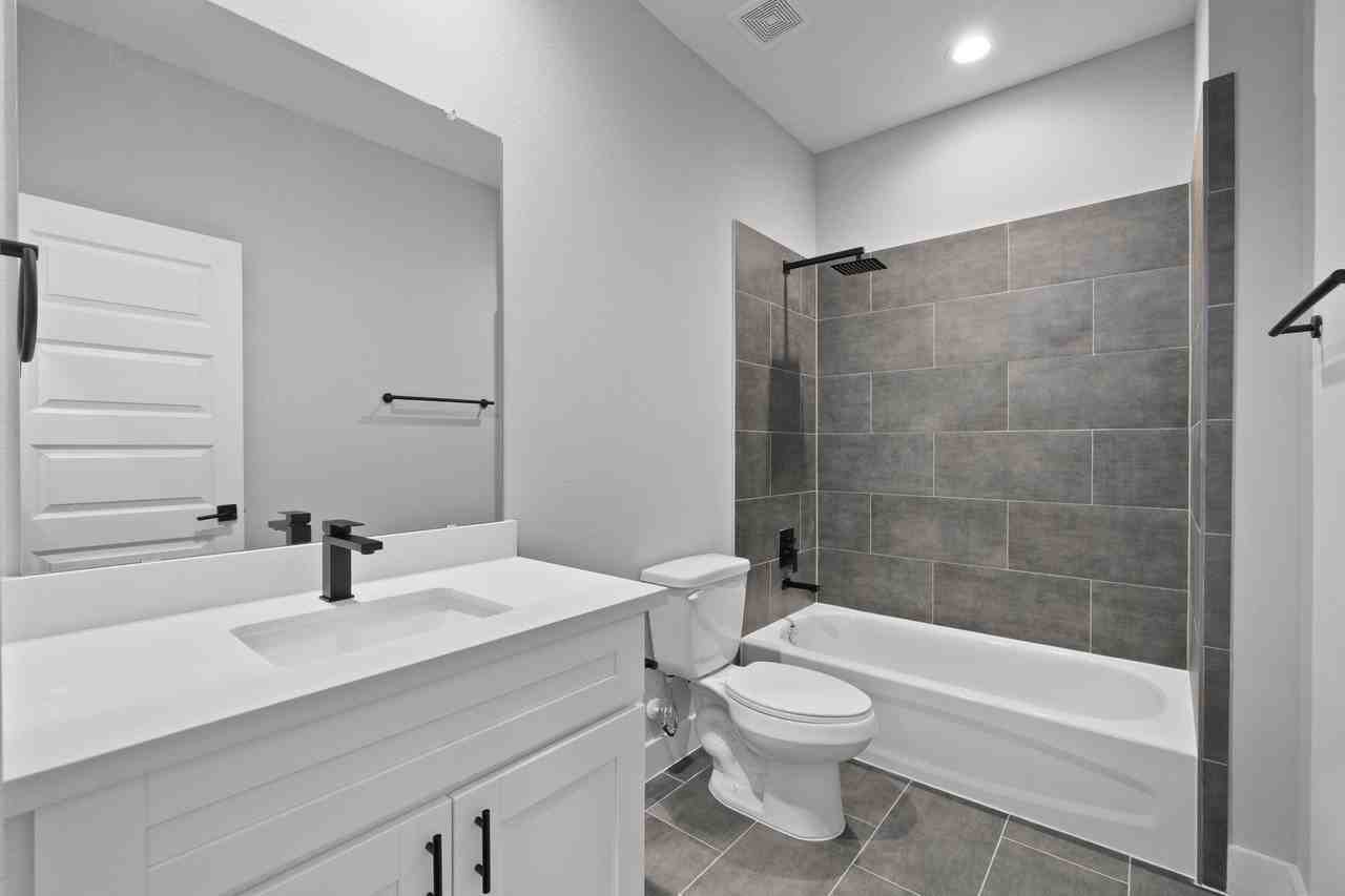 4210 Mckinley St #4210 - Photo 5 of 19