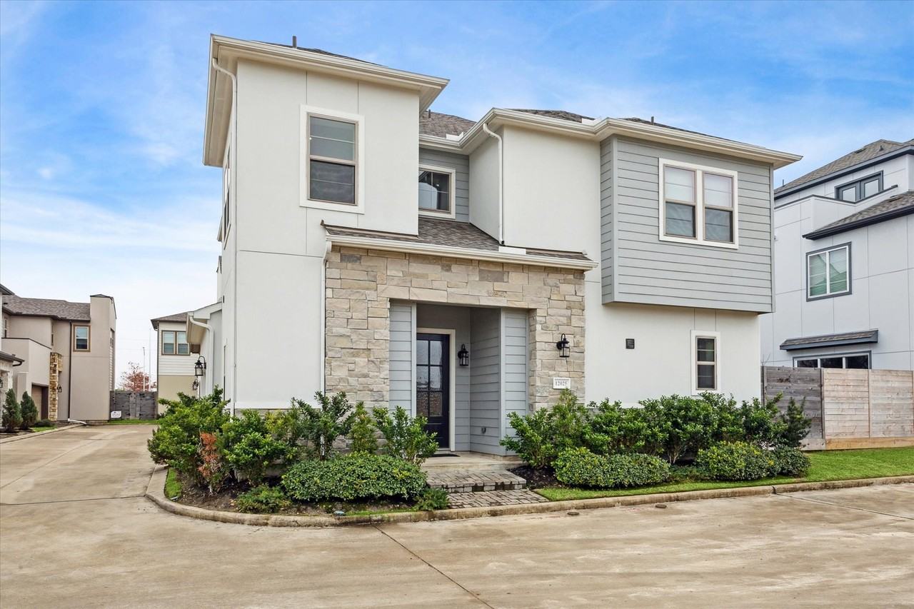 12025 Royal Oaks Run Dr #12025 - Photo 2 of 28