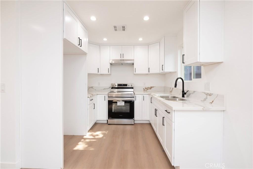 5741 S St Andrews Pl #57411-2 - Photo 7 of 28