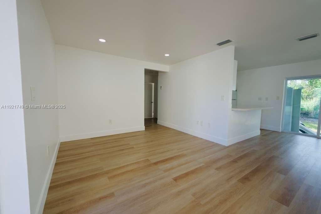 11316 Peachtree Dr #11316-2 - Photo 6 of 16