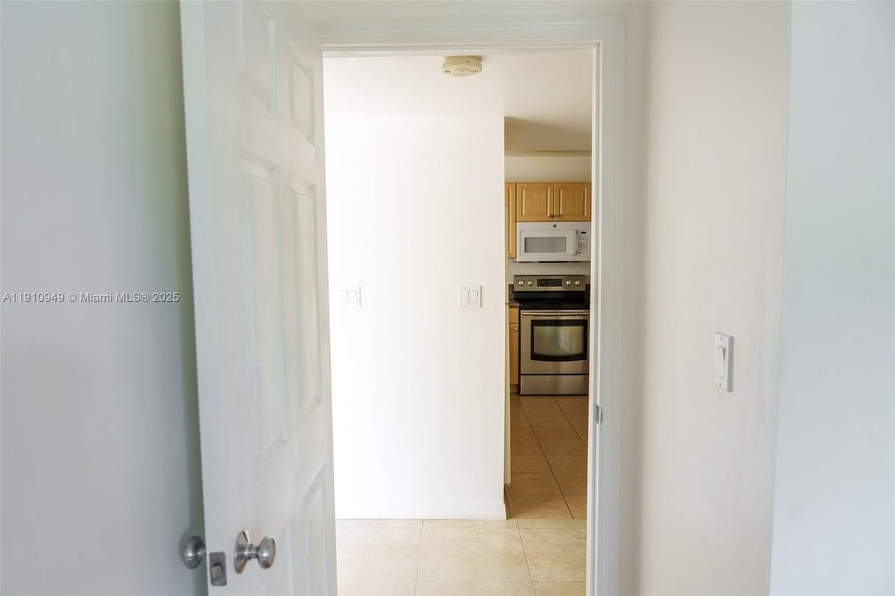 509 E Sheridan St #509-3083 - Photo 2 of 44