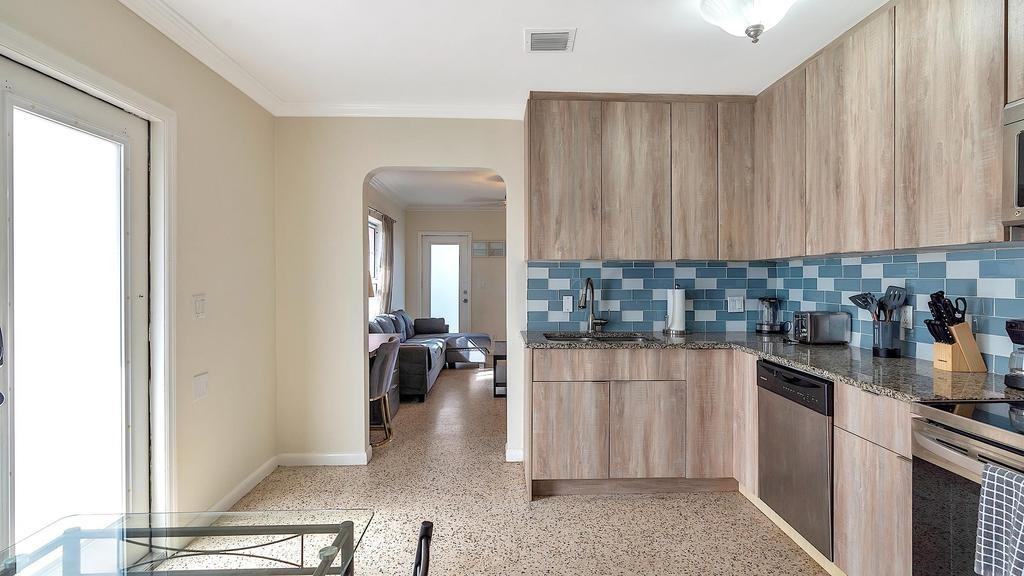 802 N J St #802 - Photo 3 of 24