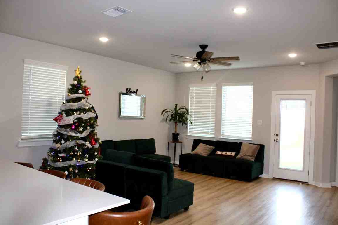 174 Gullivers Dr #174 - Photo 2 of 20