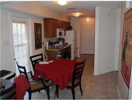 1918 Holleman Dr W #1918 - Photo 2 of 11