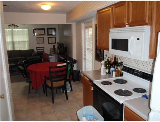 1918 Holleman Dr W #1918 - Photo 5 of 11