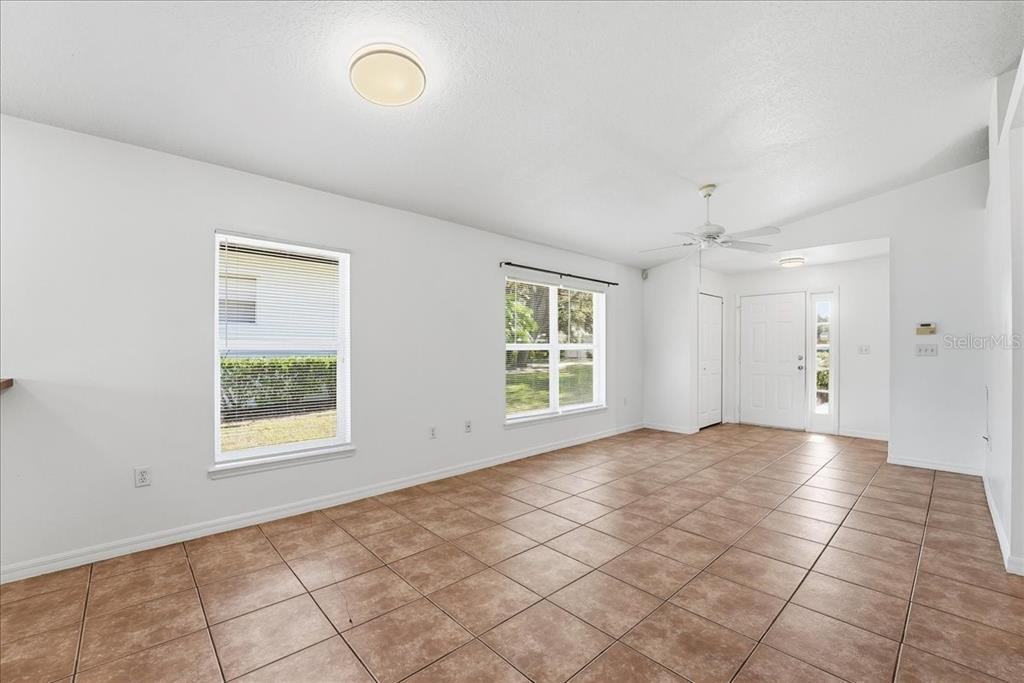 933 Pecan St #933 - Photo 6 of 13