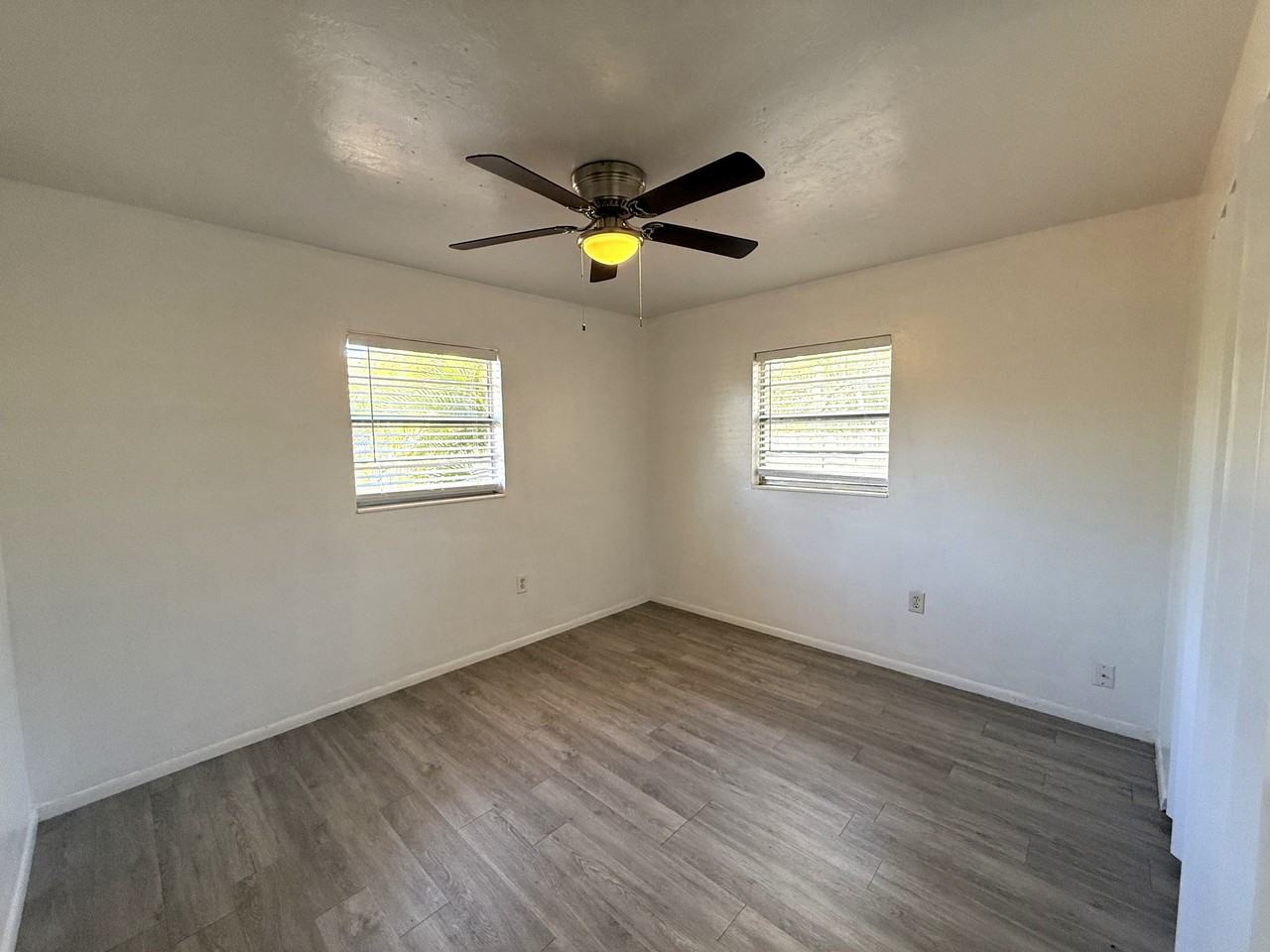 1423 17th St #1 - Photo 6 of 9