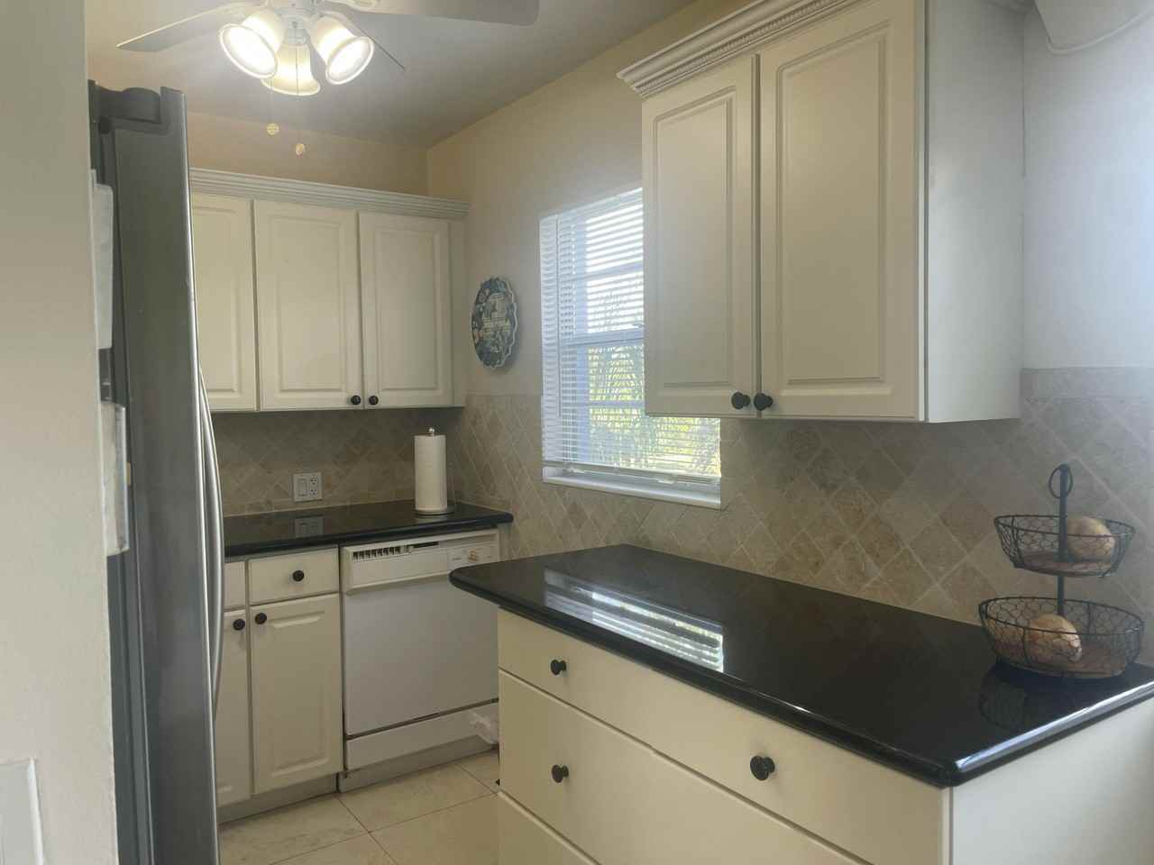 243 Suffolk F #243 - Photo 6 of 21