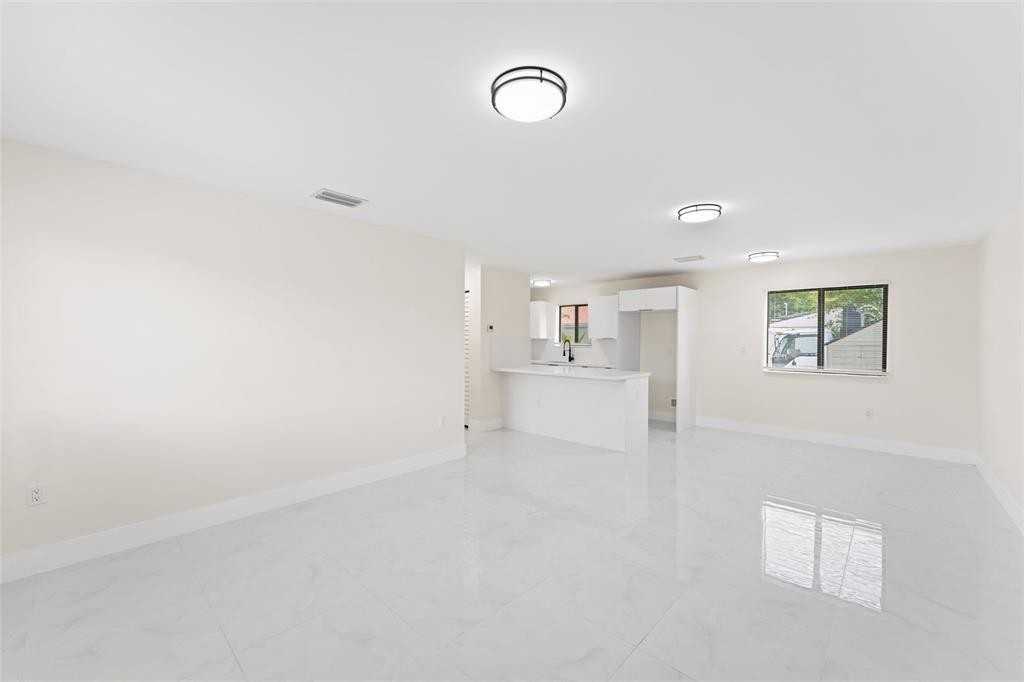 1999 Nw 46th St #1999 - Photo 5 of 22