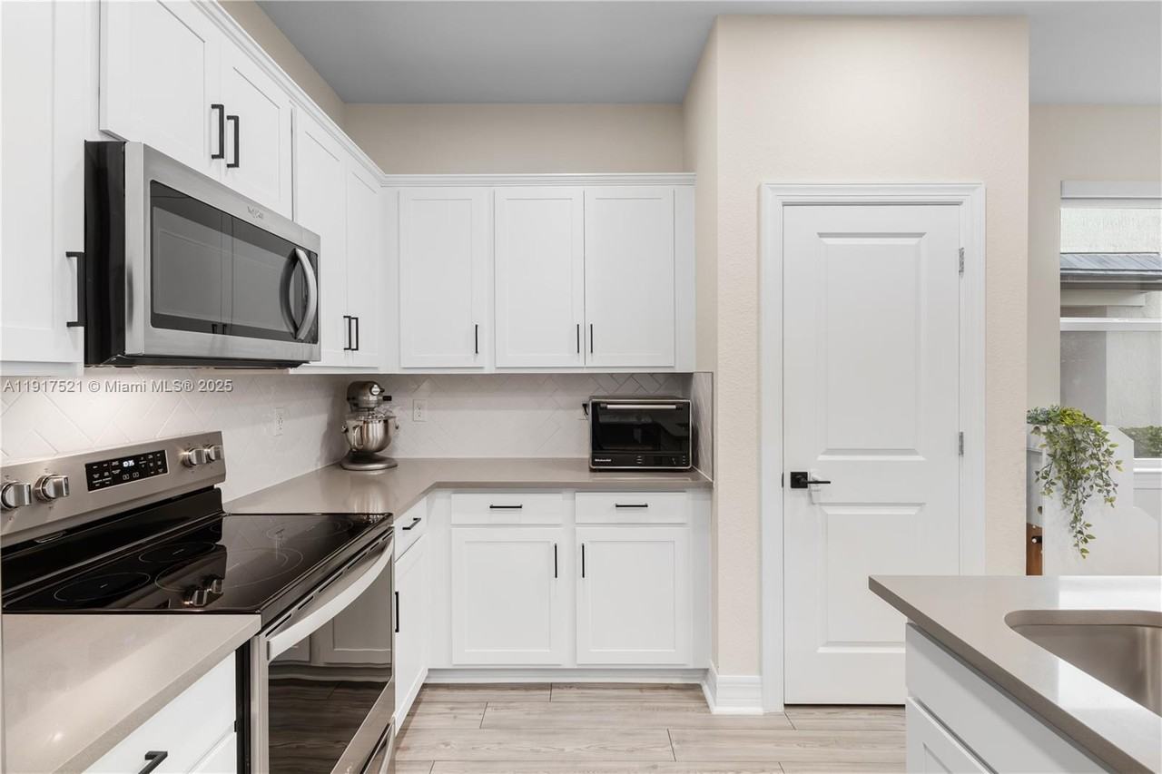 2917 Olivia Ave #2917-2917 - Photo 7 of 41