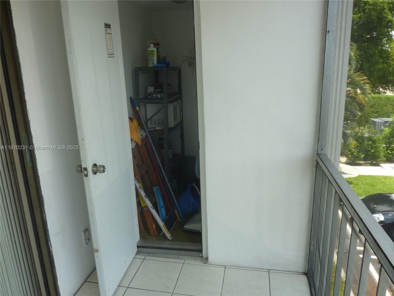 180 Cypress Club Dr #180-834 - Photo 6 of 50