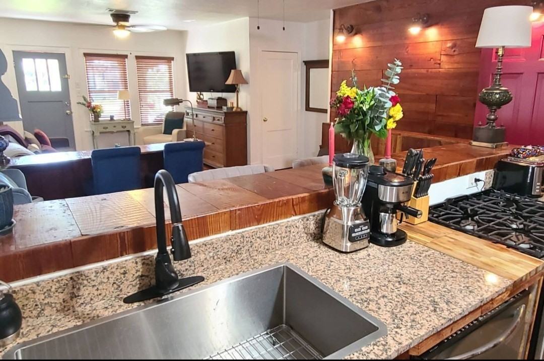 1425 Munger St #1425 - Photo 2 of 24