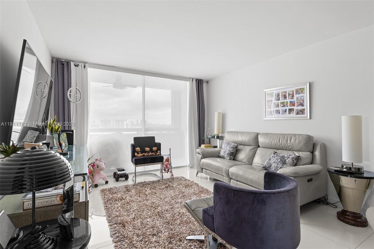 1775 Washington Ave #177514F - Photo 7 of 25