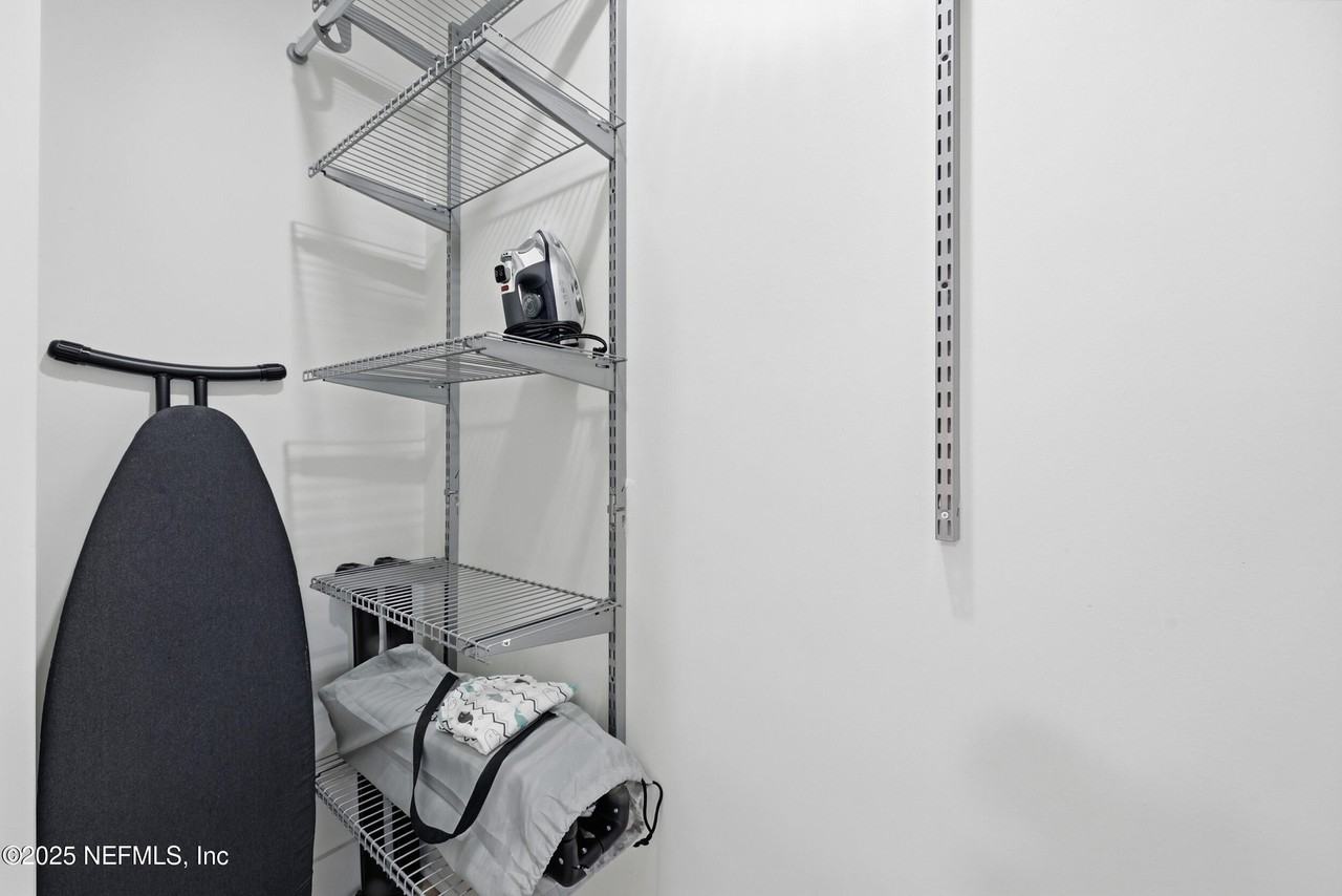 420 3rd Ave S #420 - Photo 5 of 38