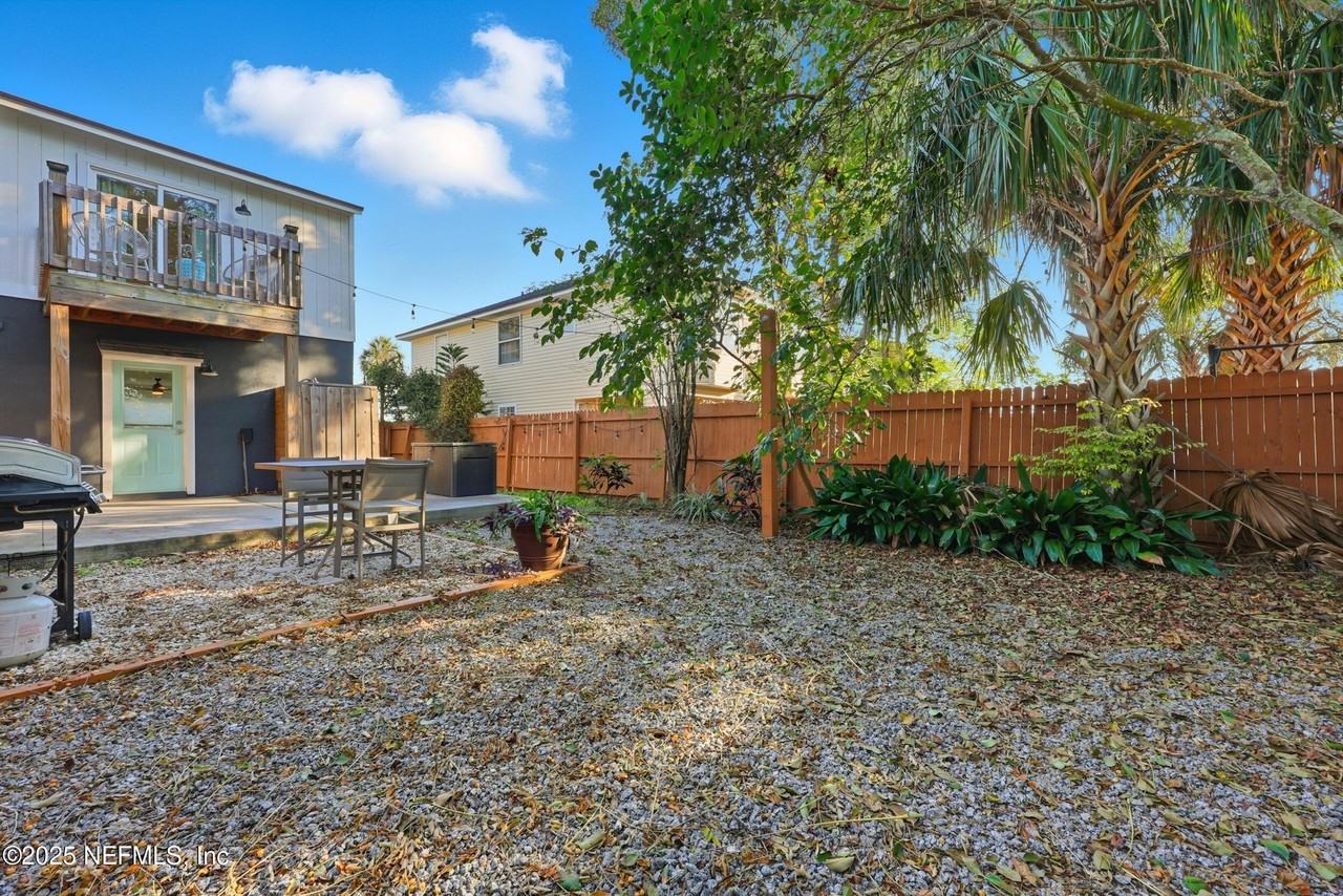 420 3rd Ave S #420 - Photo 6 of 38