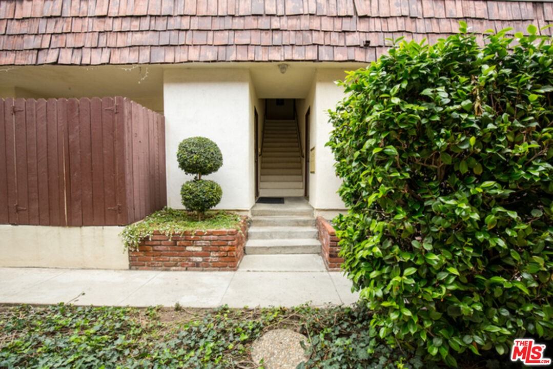 2418 Graham Ave #2418-2 - Photo 3 of 50