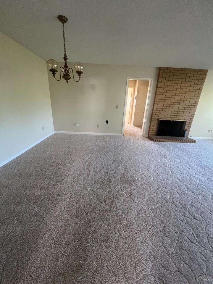 341 Rockgreen Pl #341 - Photo 7 of 16