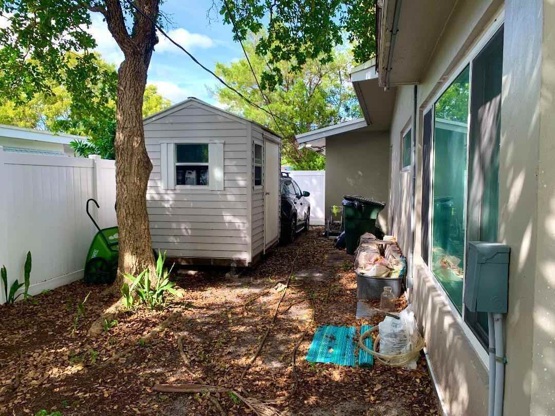 2260 Ne 62nd St #2260 - Photo 3 of 31