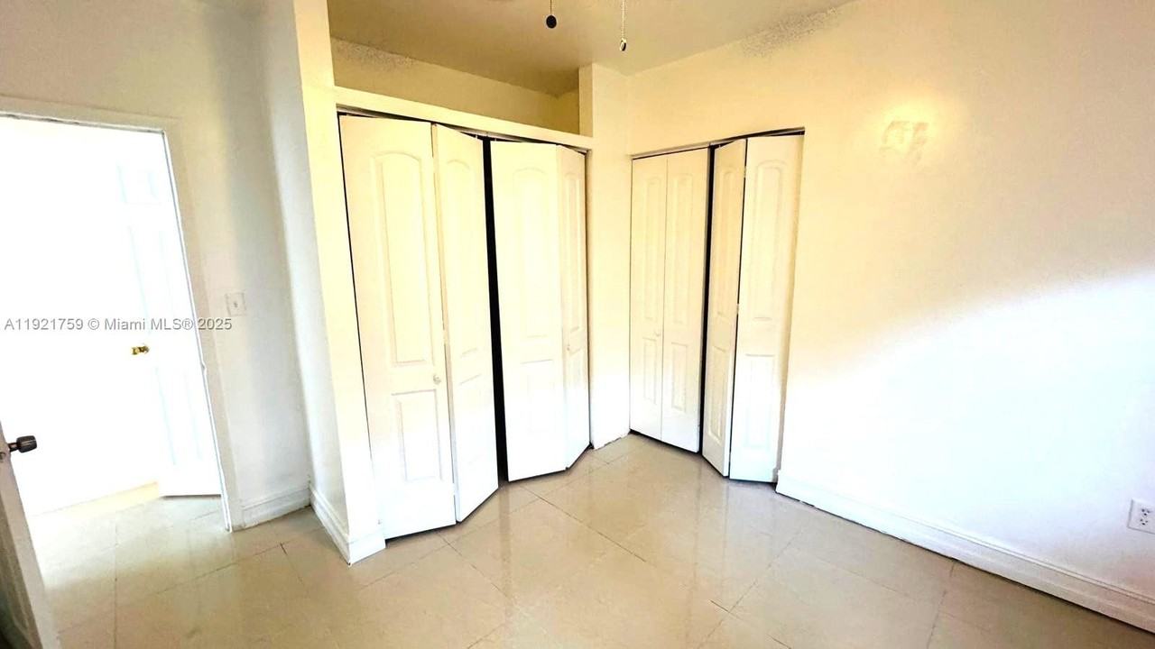 Normandy Dr #1207-31 - Photo 5 of 9