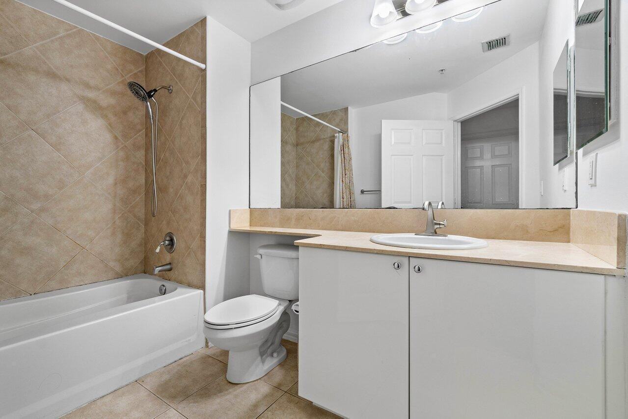 233 S Federal Hwy #233-208 - Photo 5 of 19