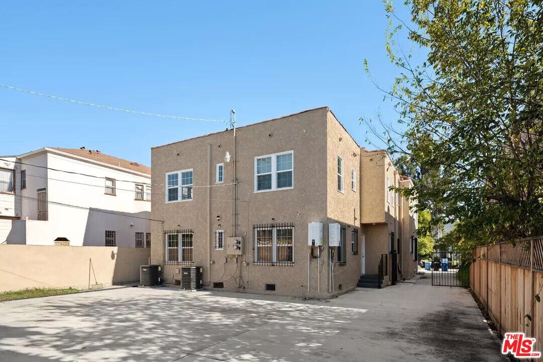 1235 S Tremaine Ave #1235 - Photo 4 of 13