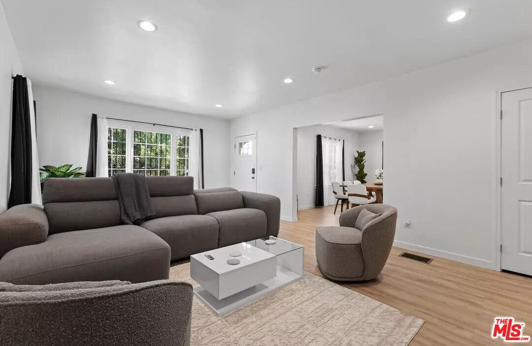 1235 S Tremaine Ave #1235 - Photo 5 of 13