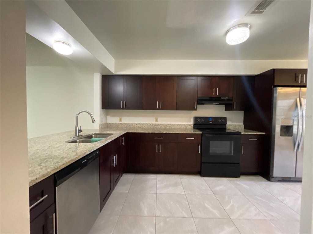 809 Glastonbury Dr #809 - Photo 3 of 24