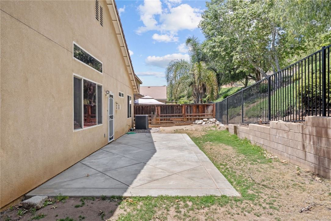 24898 Sunset Vista Ave #24898 - Photo 5 of 38