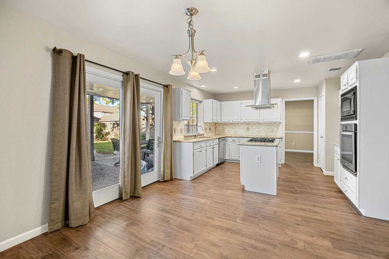 15002 Havenridge Dr #15002 - Photo 5 of 37