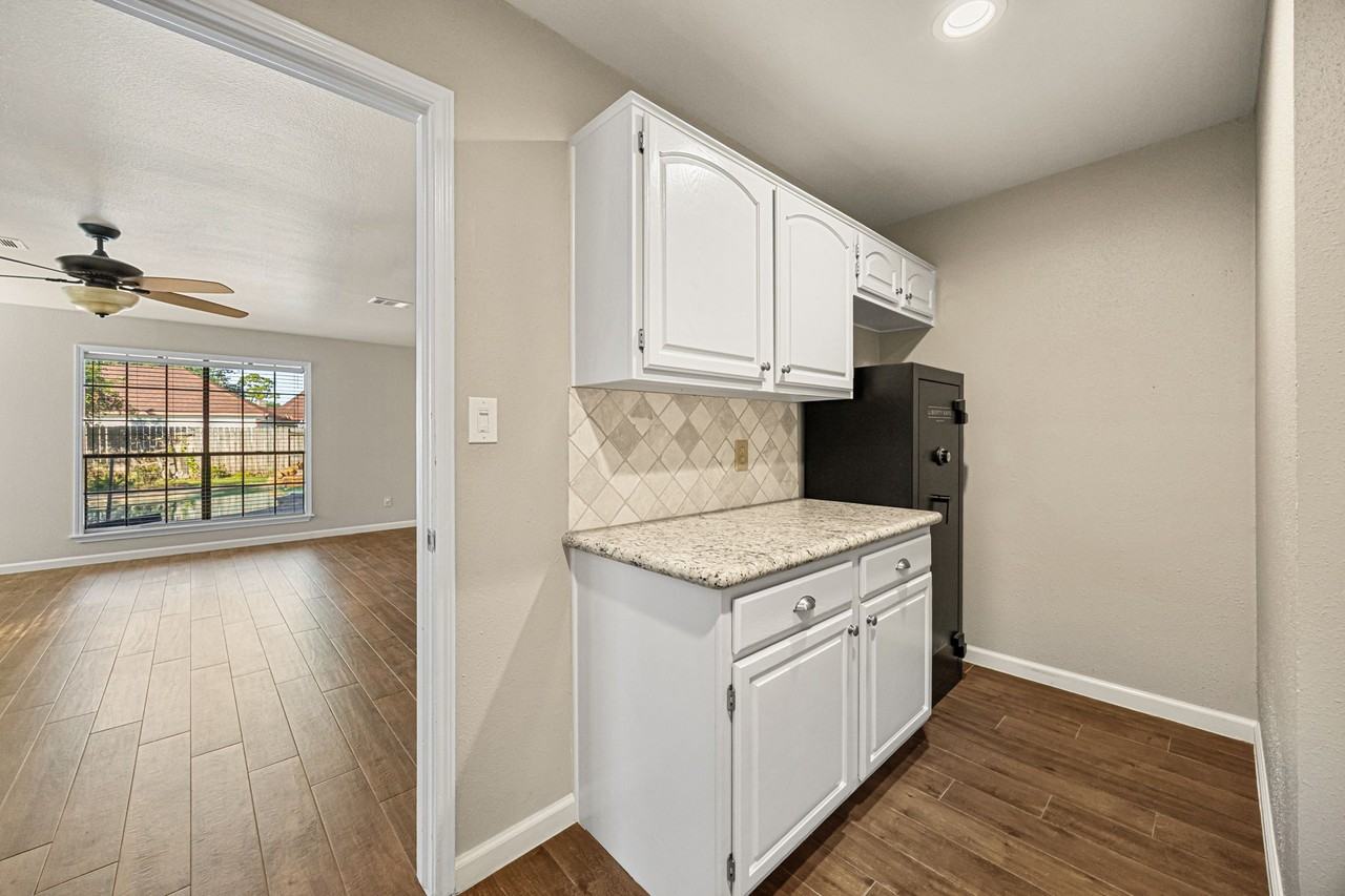 15002 Havenridge Dr #15002 - Photo 6 of 37