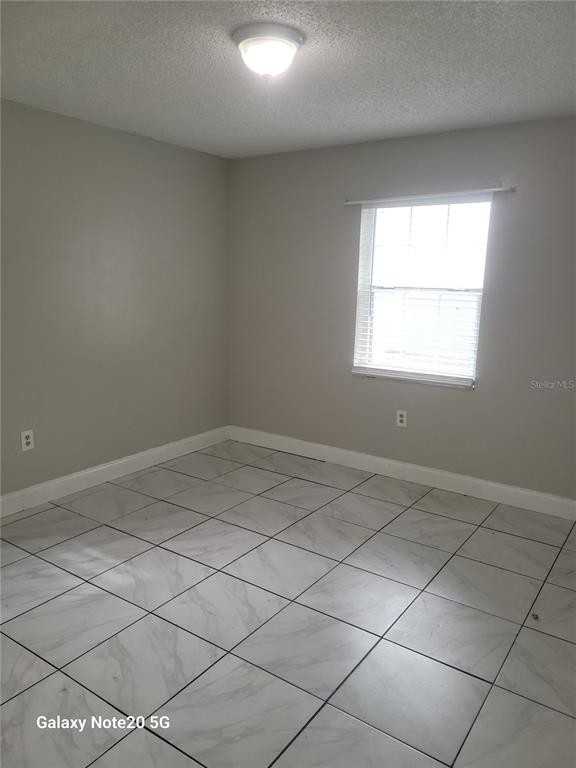 1015 Beecher St #1015-1 - Photo 3 of 9