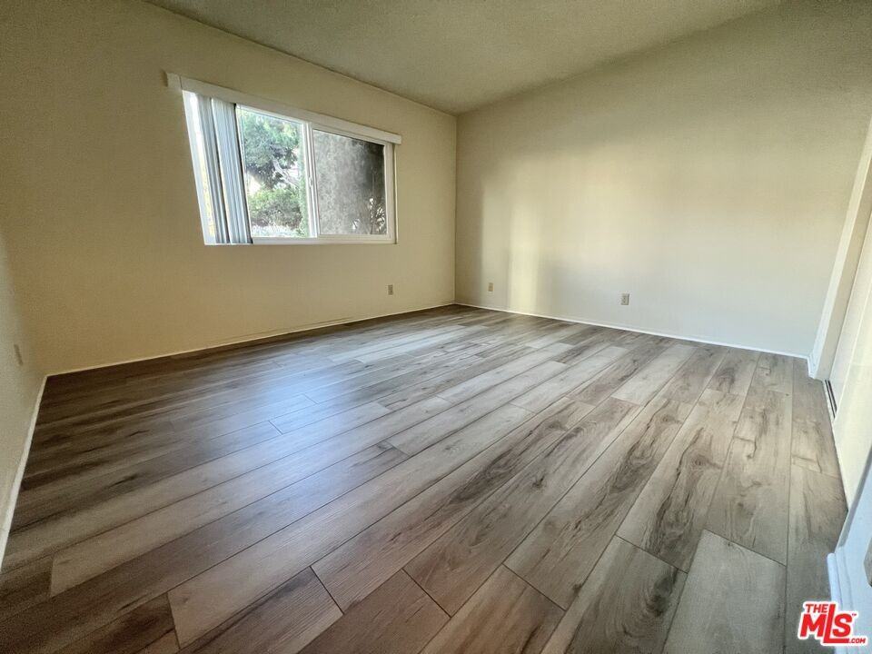 1261 Granville Ave #1261-1 - Photo 3 of 21