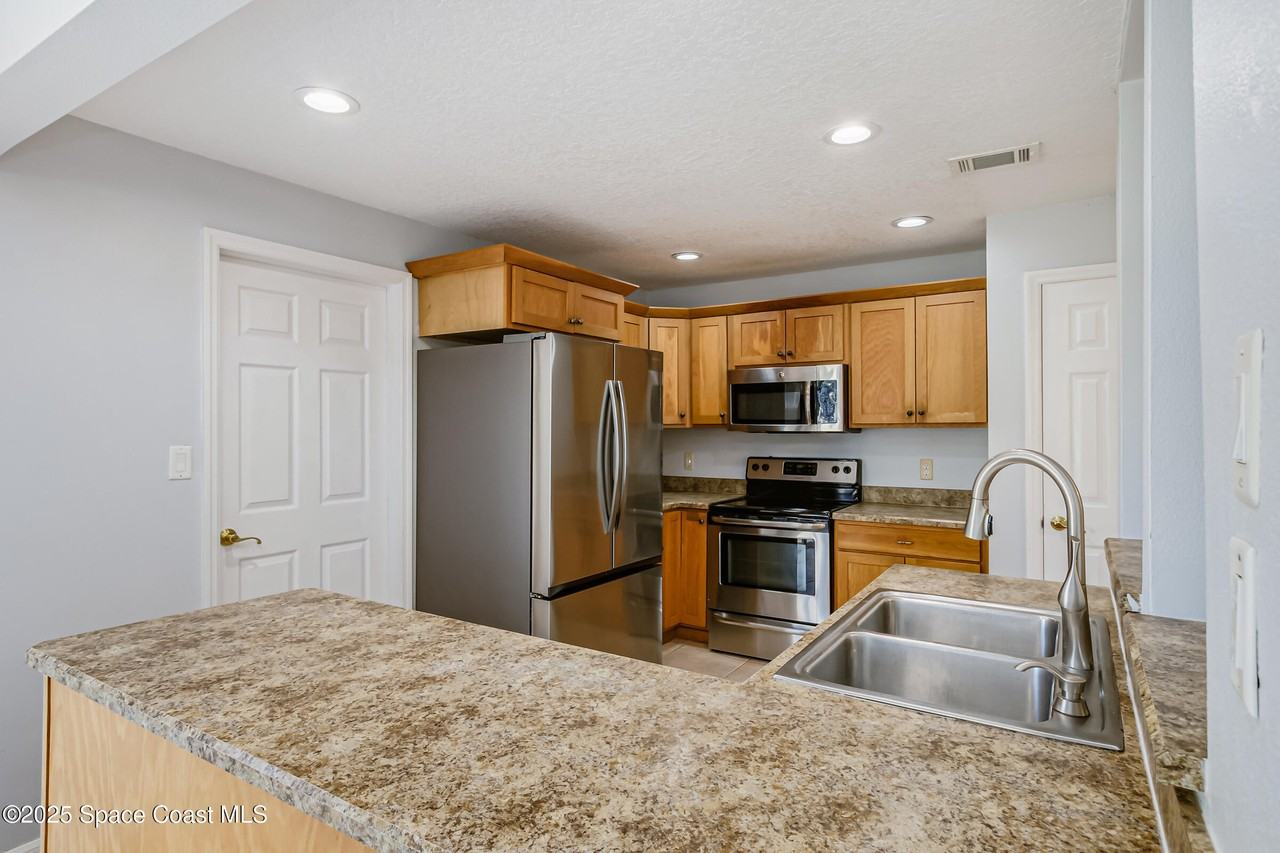 460 Carissa Dr #460 - Photo 5 of 37