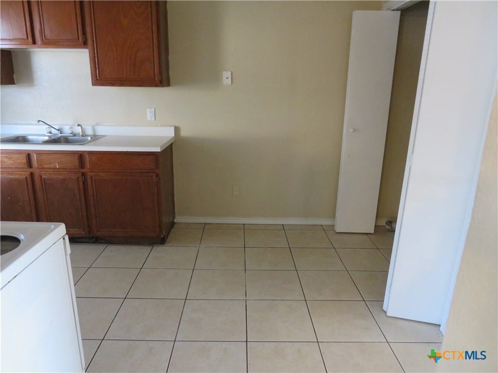 1602 Benttree Dr #1602A - Photo 3 of 13