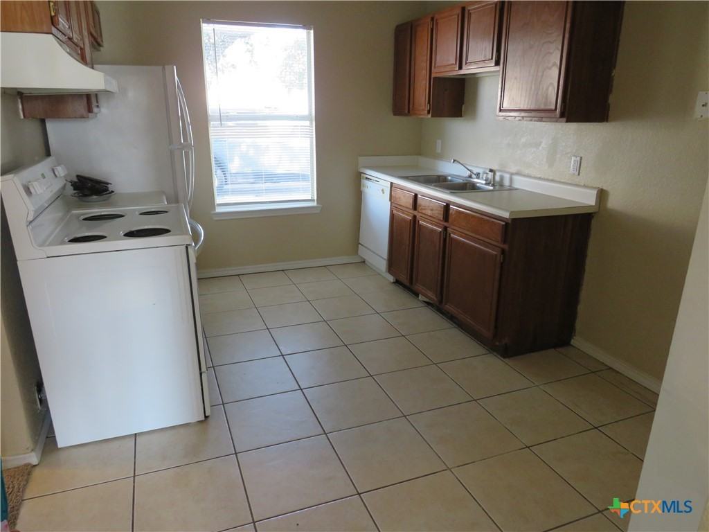 1602 Benttree Dr #1602A - Photo 6 of 13