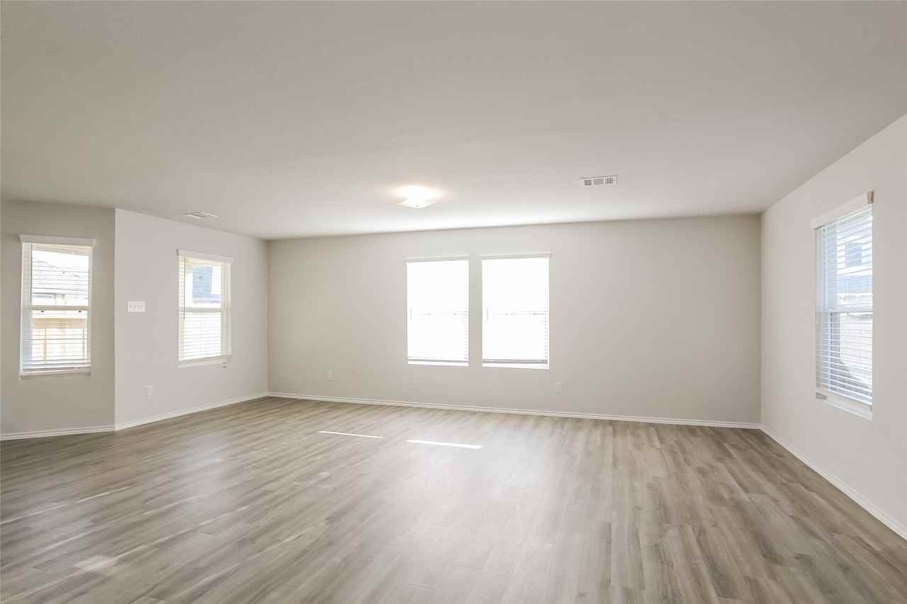 8638 Doris Oaks Cir #8638 - Photo 6 of 12