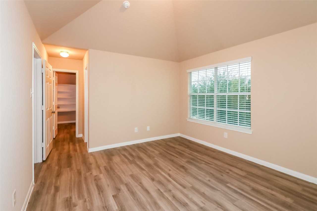 18810 Brescia Ln #18810 - Photo 6 of 16