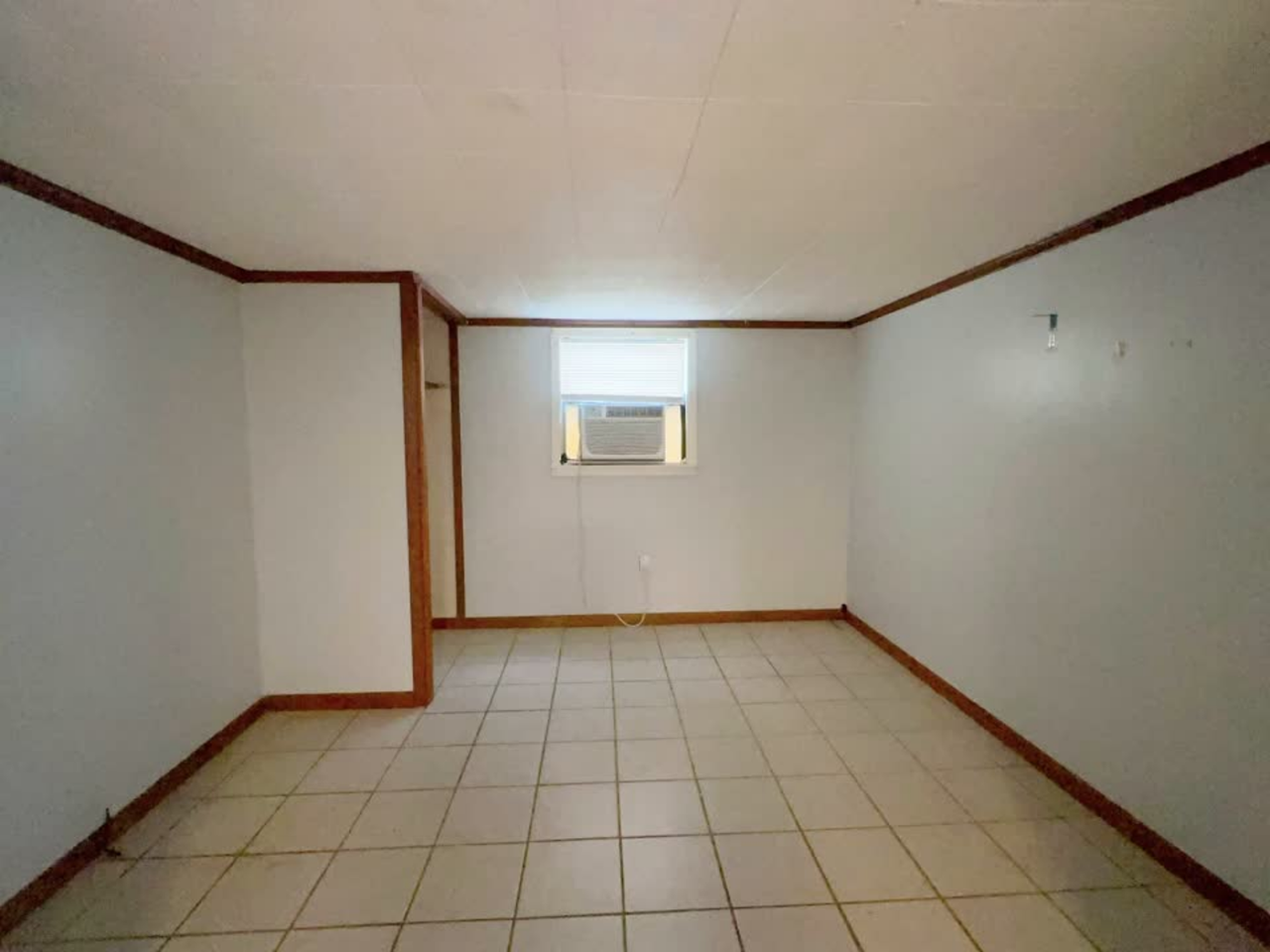 824 E Jane St #1 - Photo 2 of 13