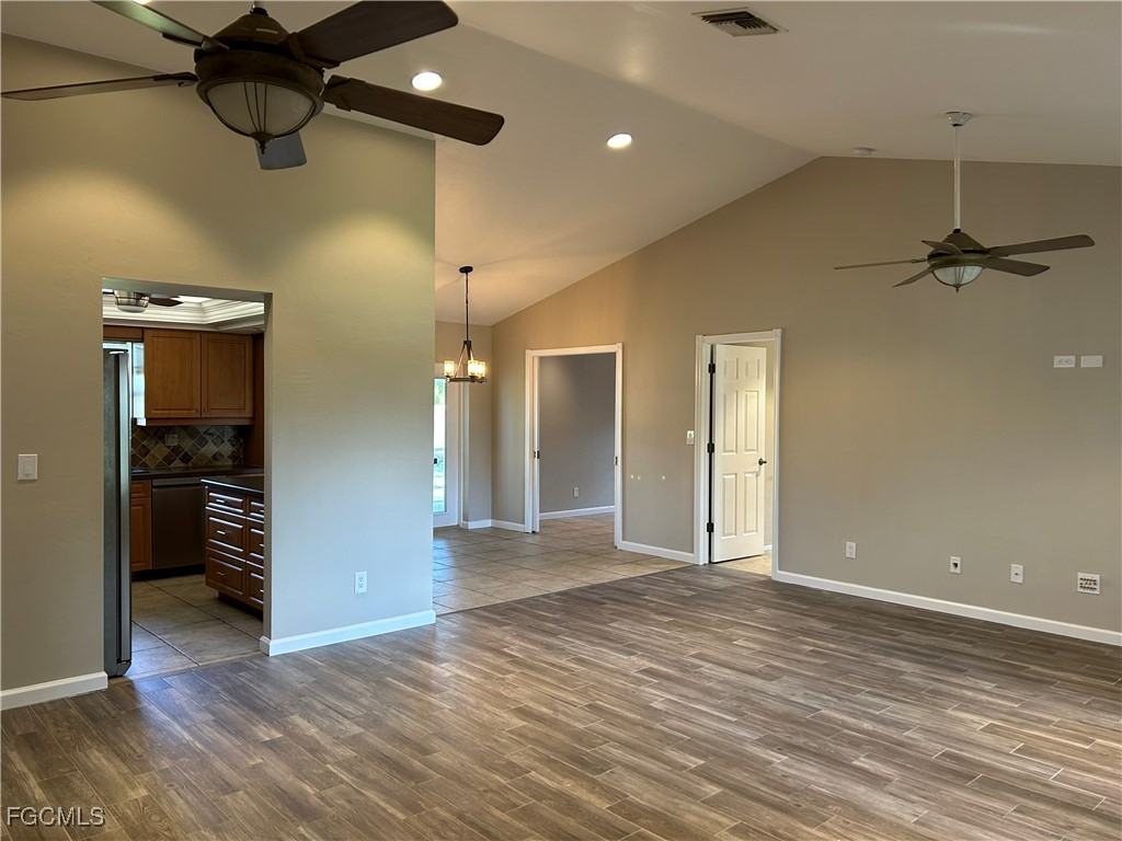 717 Se 10th Ave #717 - Photo 3 of 15