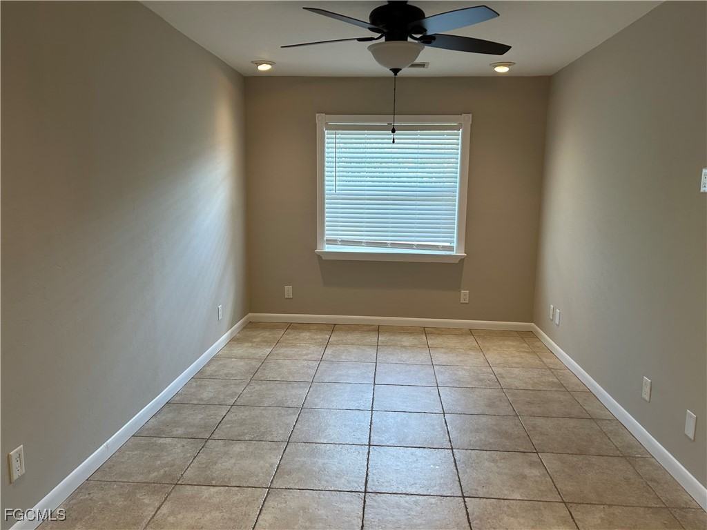 717 Se 10th Ave #717 - Photo 5 of 15