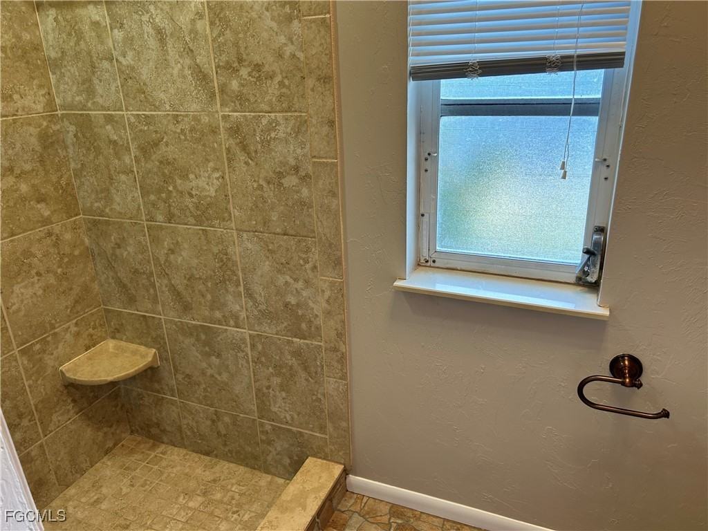 717 Se 10th Ave #717 - Photo 6 of 15