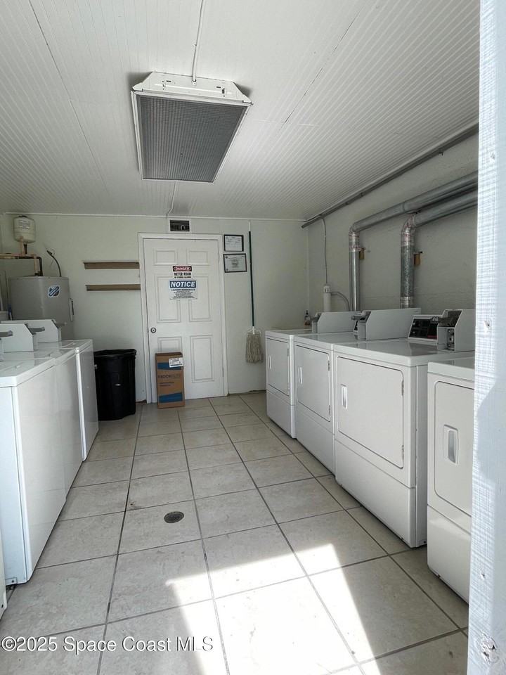 1170 S Patrick Dr #1170-10 - Photo 5 of 34