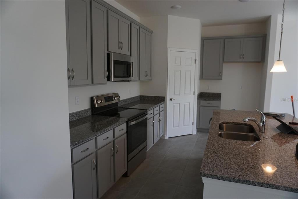 1538 Blue Lagoon Cir #1538 - Photo 5 of 17