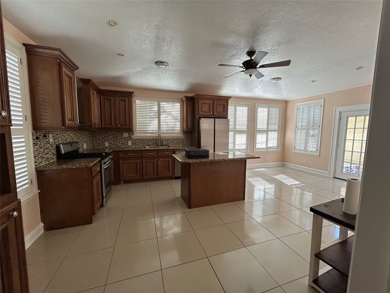 5315 Poinciana Dr #5315 - Photo 5 of 7