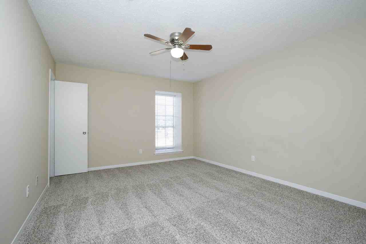 5429 10th St #5429 - Photo 3 of 41